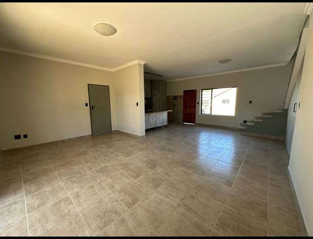 3 BEDROOM SECTIONAL TITLE FOR SALE IN WATERVAL EAST